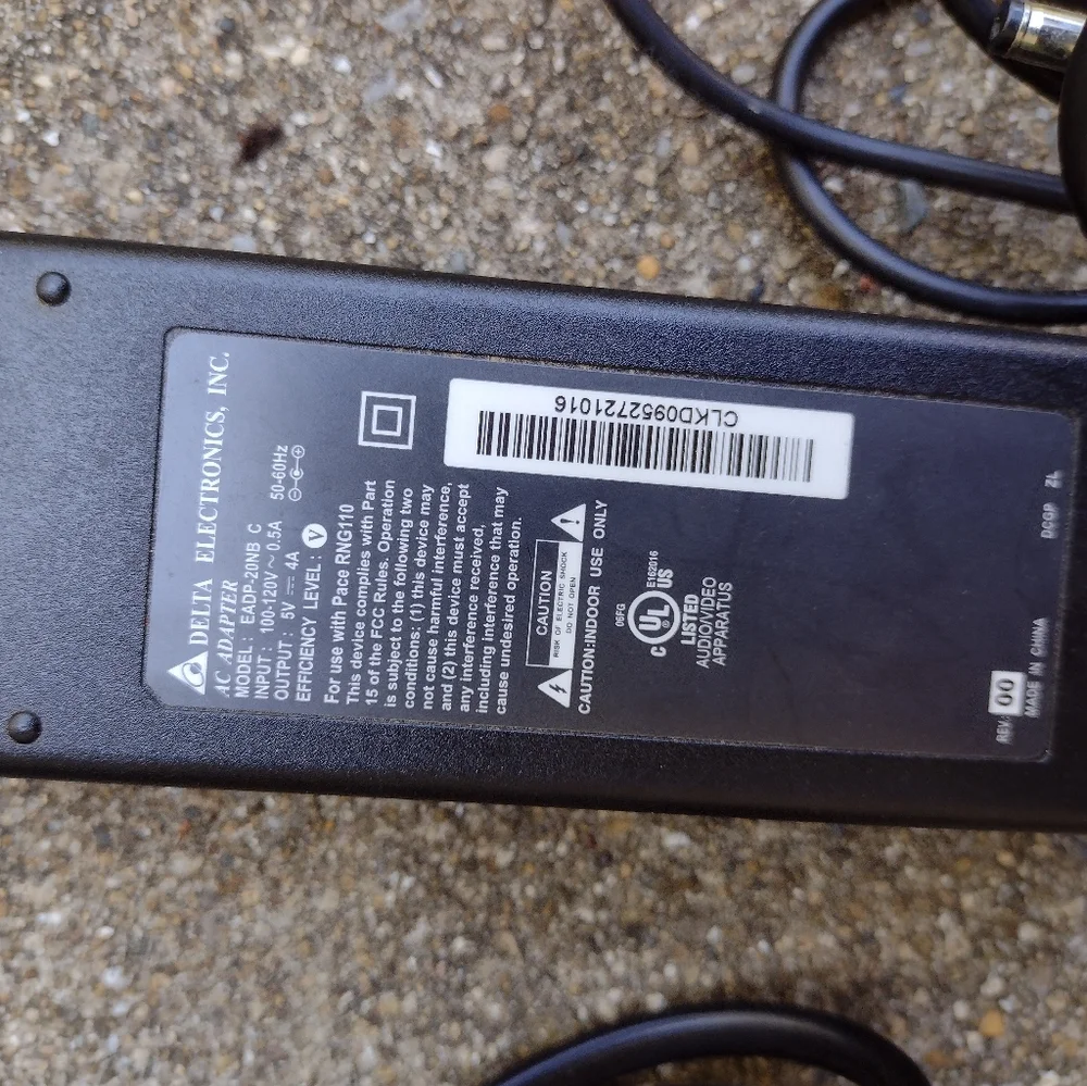 Adapter RNG 110 Delta Electronics Inc. AC adapter Model EADP-20NB C